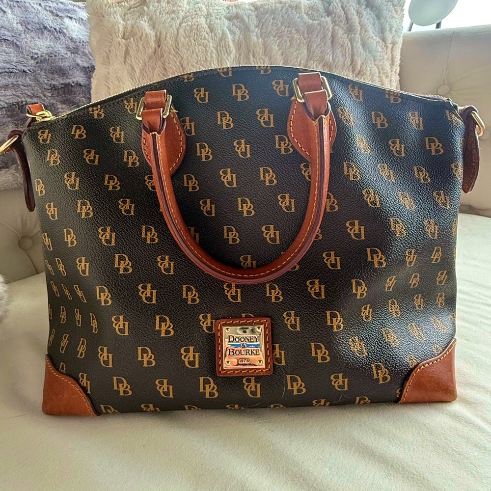 Dooney & Bourke Purse (SOLD)